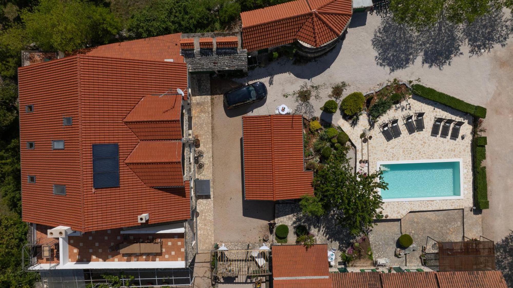 Kalpic Suites & Villa Лозовац Экстерьер фото