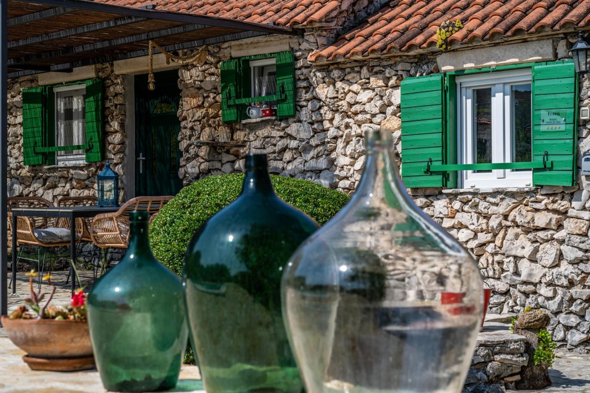 Kalpic Suites & Villa Лозовац Экстерьер фото
